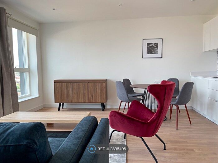 2 Bedroom Flat To Rent In Accolade Avenue, Southall, UB1