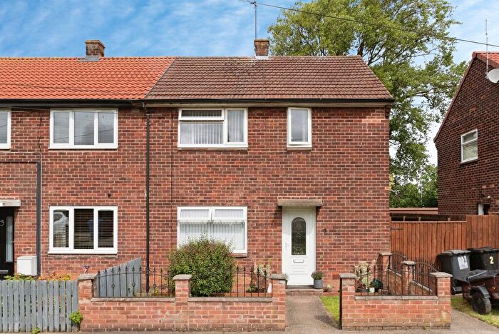 3 Bedroom Semi Detached House For Sale In Sutton Gardens, Sutton-On-Hull, Hull, HU7
