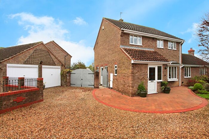 4 Bedroom Detached House For Sale In St. Benedicts Close, Glinton, Peterborough, PE6