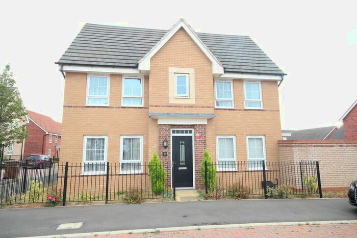 3 Bedroom Detached House To Rent In Talbot Road North, Wellingborough, NN8