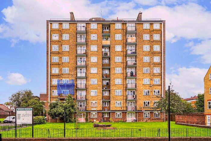 3 Bedroom Flat To Rent In Whiston Road, Broadway Market, E2