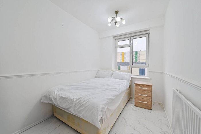3 Bedroom Flat To Rent In Chapel Street, Marylebone, London, NW1