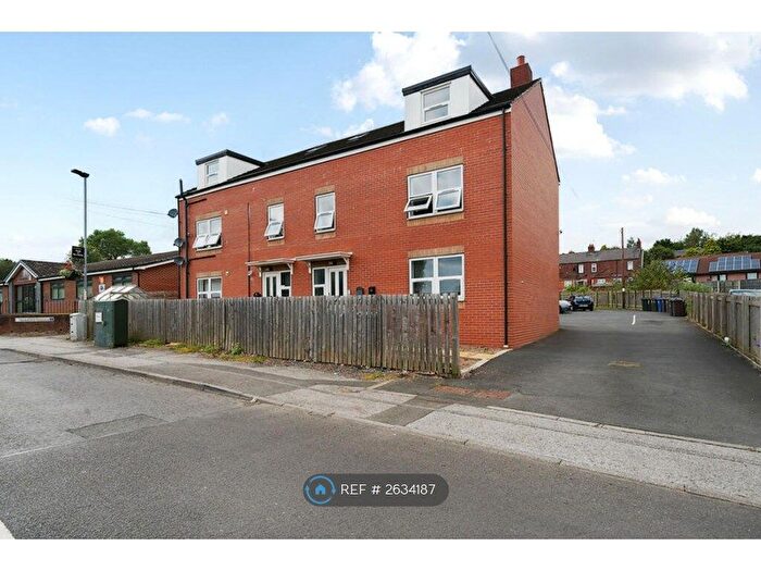 3 Bedroom Flat To Rent In Coachmans Court, Jump, Barnsley, S74