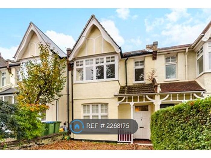 3 Bedroom Maisonette To Rent In Foyle Road, Blackheath, SE3