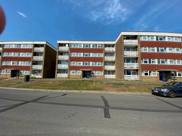 1 Bedroom Flat To Rent In Pembury Road, Eastbourne, BN23