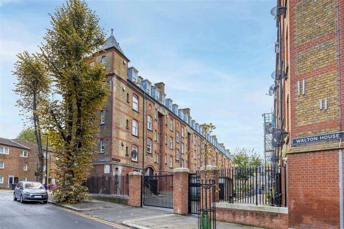 3 Bedroom Flat To Rent In Old Nichole Street, London, E2