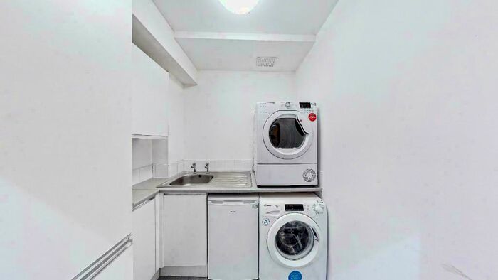 2 Bedroom Apartment To Rent In Portland Tower, Sheffield, S1