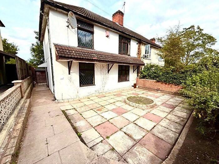 3 Bedroom Semi Detached House To Rent In Stonesby Avenue, Leicester, LE2