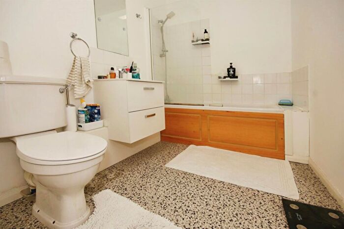 1 Bedroom Apartment For Sale In Bridge Street, Northampton, NN1