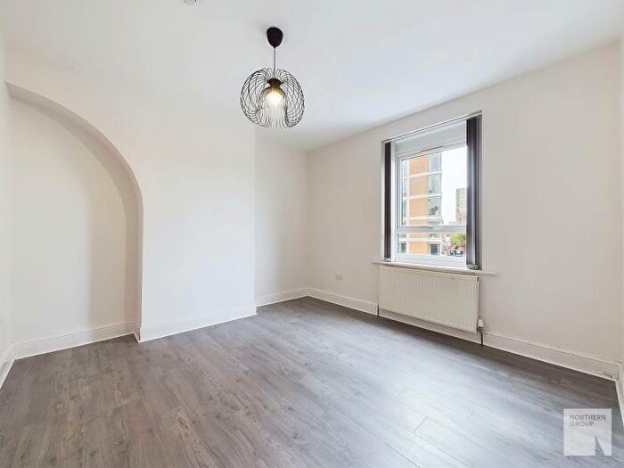 3 Bedroom Terraced House To Rent In Oldham Road :: Ancoats, M4