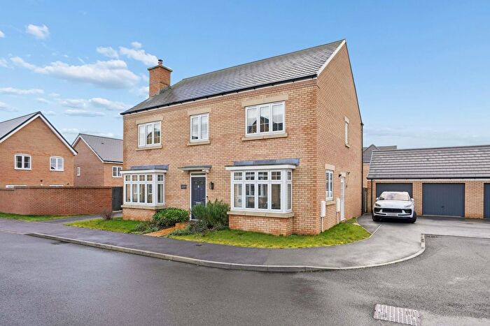 5 Bedroom Detached House For Sale In Stratford Row, Minster Lovell, OX29