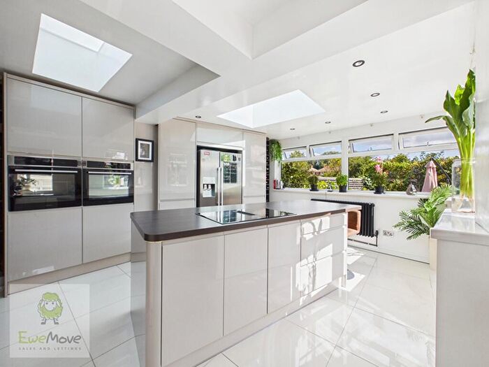 3 Bedroom Semi-Detached House For Sale In Worcester Close, Strood, Rochester, ME2