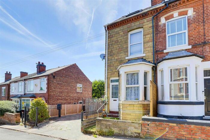 3 Bedroom Town House To Rent In Thorneywood Rise, Thorneywood, Nottinghamshire, NG3