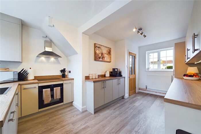 3 Bedroom Terraced House For Sale In Beverley Road, Tilehurst, Reading, Berkshire, RG31