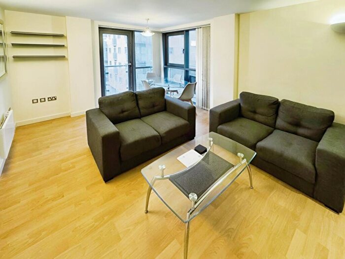 2 Bedroom Flat To Rent In City Walk, Leeds, West Yorkshire, LS11