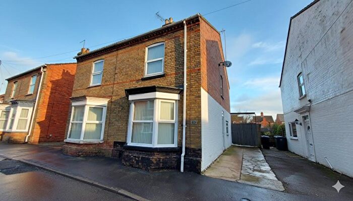 2 Bedroom Semi Detached House For Sale In Gladstone Street, Bourne, Lincolnshire, PE10