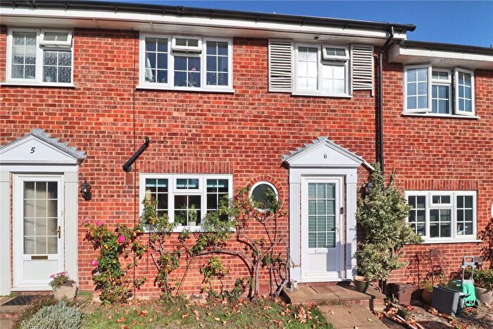 3 Bedroom Terraced House For Sale In Woking, Surrey, GU22