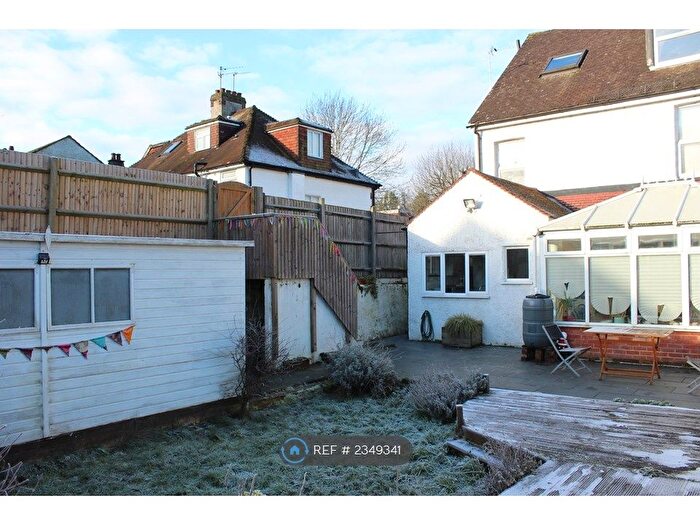 2 Bedroom End Of Terrace House To Rent In Brighton Road, Purley, CR8