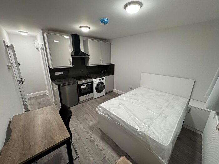 Studio To Rent In Green Lane, Ilford, IG3