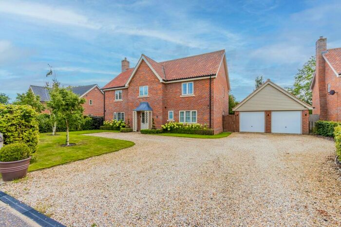 4 Bedroom Detached House For Sale In Bay Field, East Tuddenham, NR20