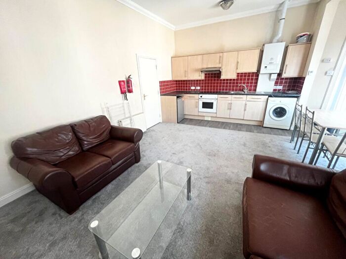 2 Bedroom Flat To Rent In Lansdowne Road, Bournemouth, BH1