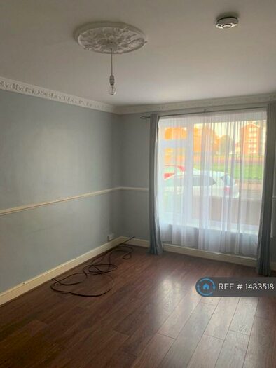 3 Bedroom Terraced House To Rent In Finchale Road, London, SE2