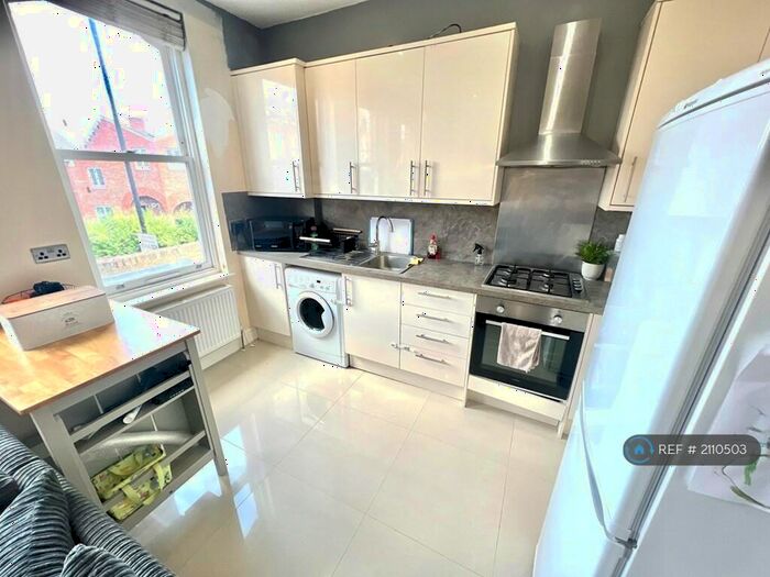 1 Bedroom Flat To Rent In Ferme Park Road, London, N4