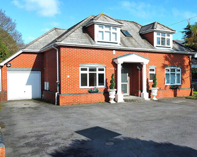 4 Bedroom Detached House For Sale In Linthorpe Road, Poole, BH15