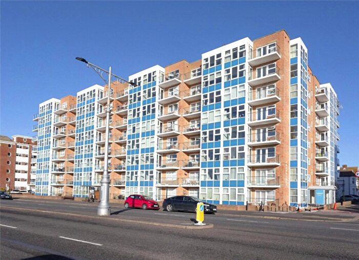 3 Bedroom Flat To Rent In Kingsway, Hove, BN3