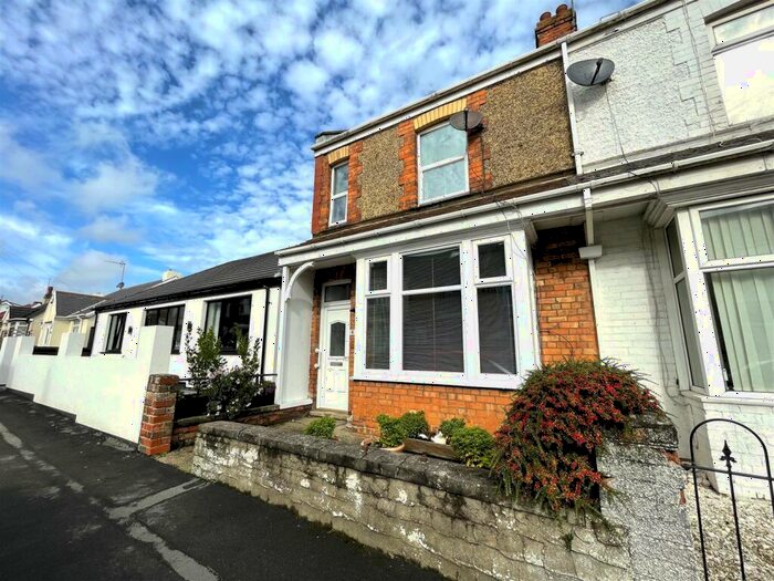 3 Bedroom End Of Terrace House For Sale In Carrington Avenue, Hornsea, HU18