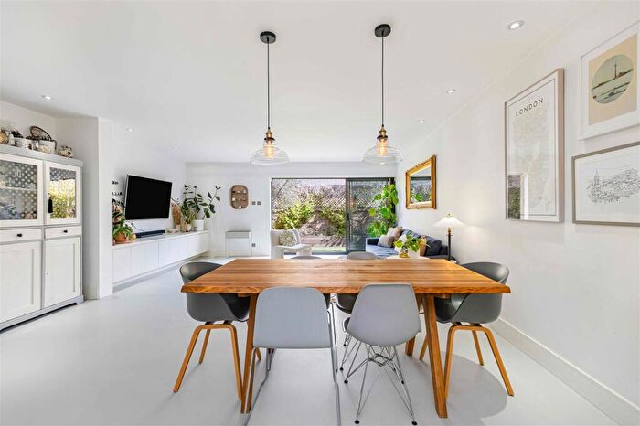 4 Bedroom End Of Terrace House To Rent In Parkhill Walk, Belsize Park, NW3