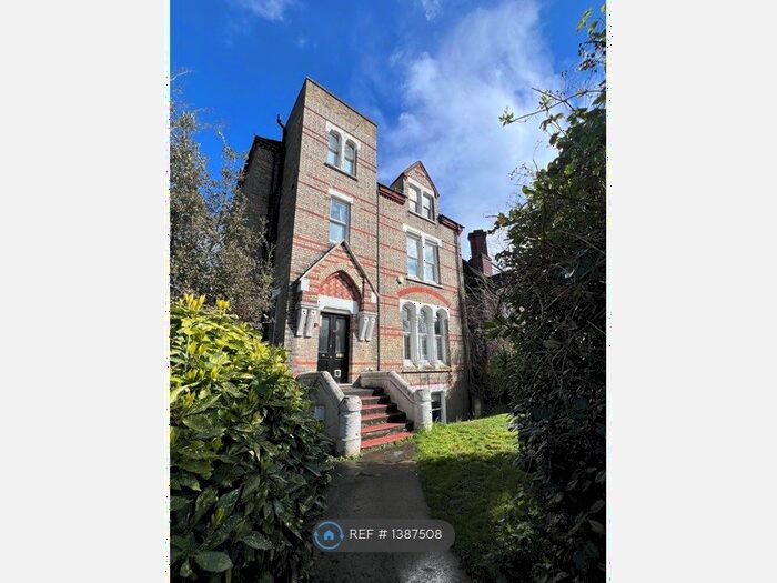 2 Bedroom Flat To Rent In Charleville Circus, London, SE26