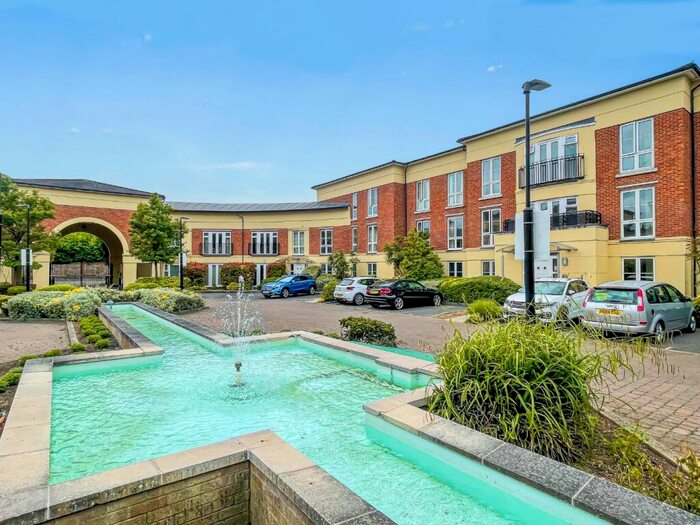 3 Bedroom Apartment To Rent In Windsor, Berkshire, SL4