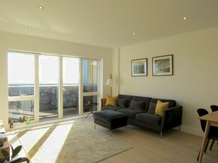 2 Bedroom Apartment To Rent In Sylvan Hill, Upper Norwood, London, SE19