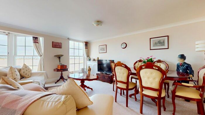 2 Bedroom Flat For Sale In Heritage Quay, Commercial Place, Gravesend, DA12