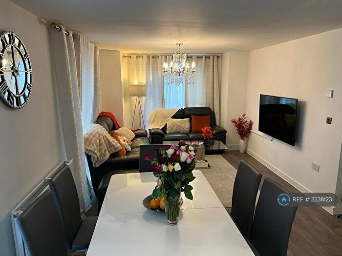 2 Bedroom Flat To Rent In Dukeminster Road, Dunstable, LU5