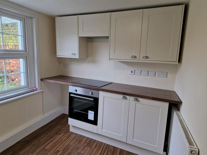 1 Bedroom Flat To Rent In Lavender Crescent, St.Albans, AL3
