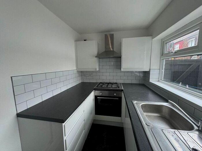 2 Bedroom End Of Terrace House To Rent In Seaford Road, Salford, M6