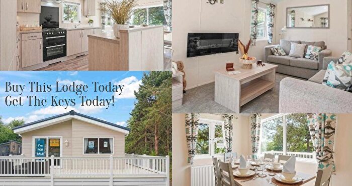 3 Bedroom Park Home For Sale In Coast Road Corton, Lowestoft, NR32