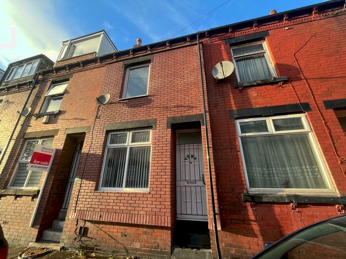 4 Bedroom House To Rent In Nowell Mount, Leeds, LS9