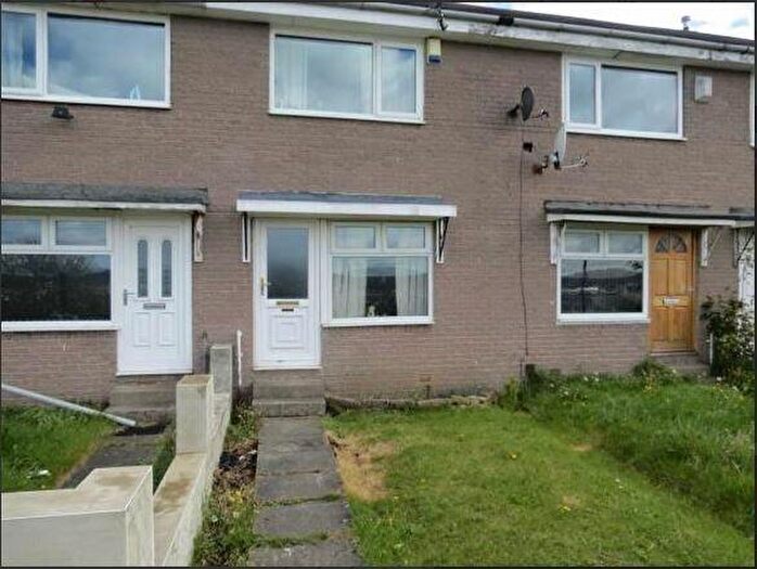 2 Bedroom Terraced House For Sale In Arnford Close, Bradford, BD3