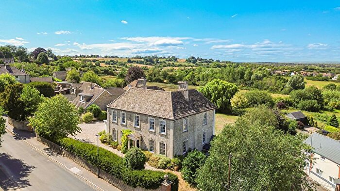 6 Bedroom Detached House For Sale In High Street, Purton, SN5