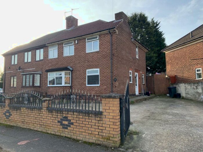 4 Bedroom House To Rent In Fifield Grove, Stechford, B33