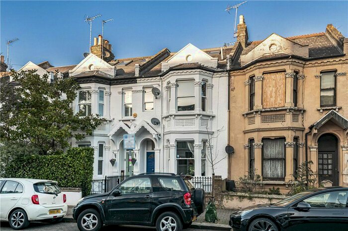 2 Bedroom Flat To Rent In Norroy Road, London, SW15