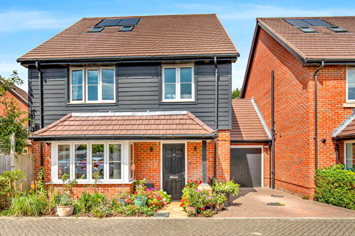 5 Bedroom Detached House For Sale In Tawny Close, Chichester West Sussex, PO20