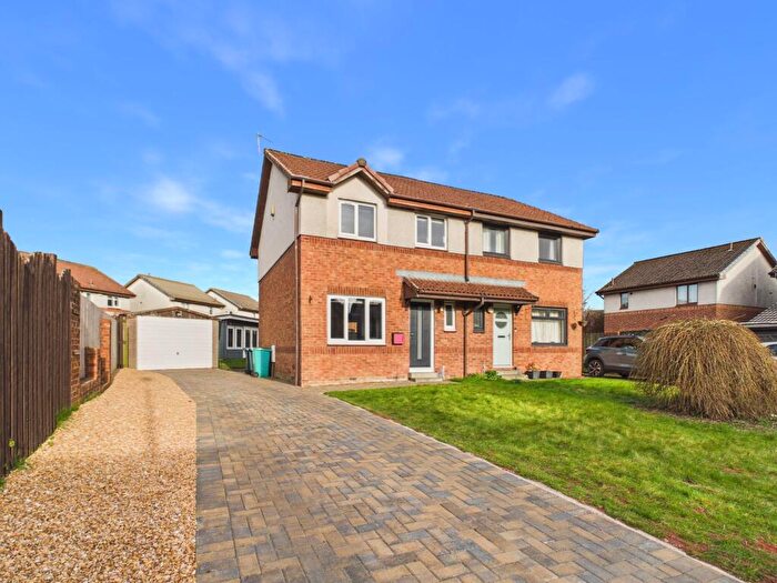 3 Bedroom Semi Detached House For Sale In Bridgend Crescent, Moodiesburn, Glasgow, G69