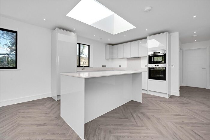 2 Bedroom Semi-Detached House For Sale In Stable Close, Wexham, Slough, SL3