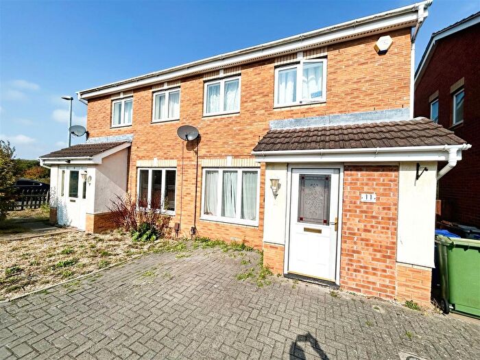 3 Bedroom Semi-Detached House To Rent In Utgard Way, Scartho Top, Grimsby, DN33