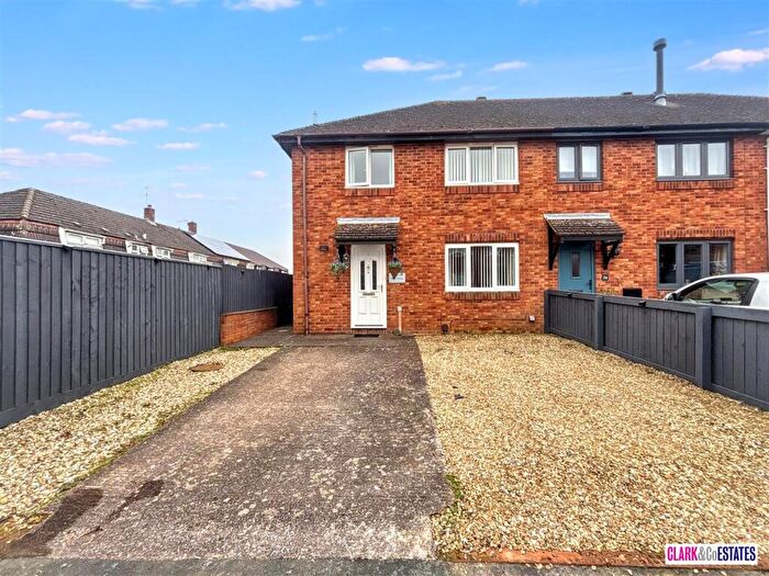 3 Bedroom End Of Terrace House For Sale In Powderham Close, Topsham, EX3