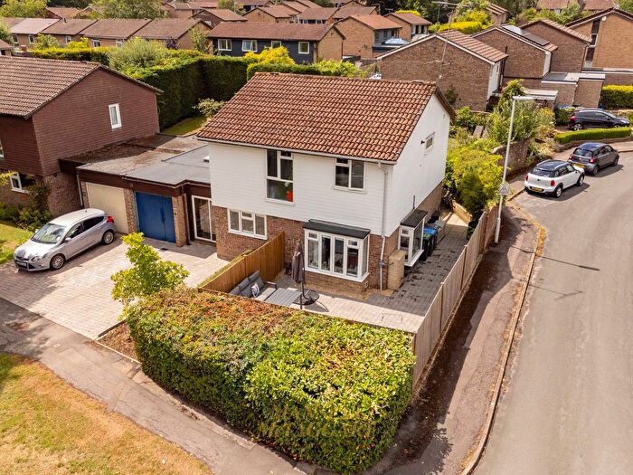 5 Bedroom Link Detached House For Sale In Stuart Way, East Grinstead, RH19